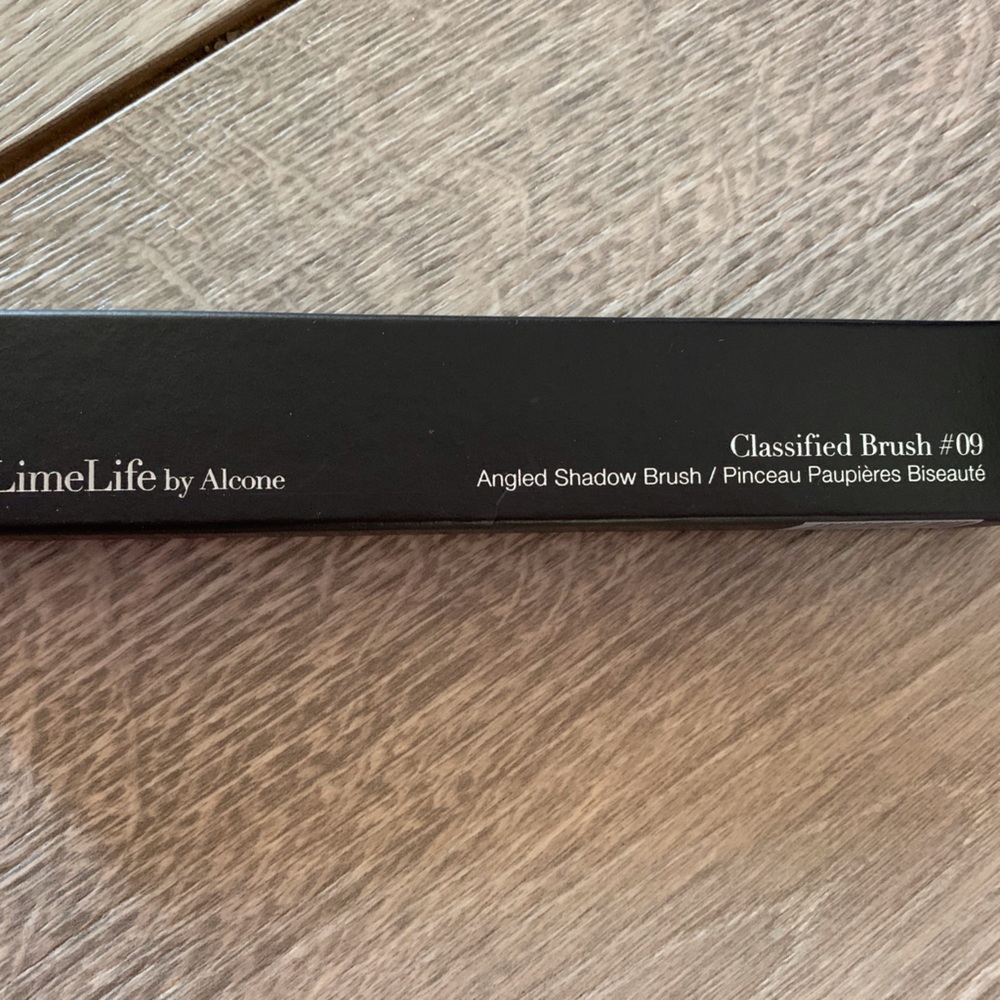 Limelife angled shadow brush #9
